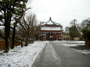上野不忍池　雪の弁天堂